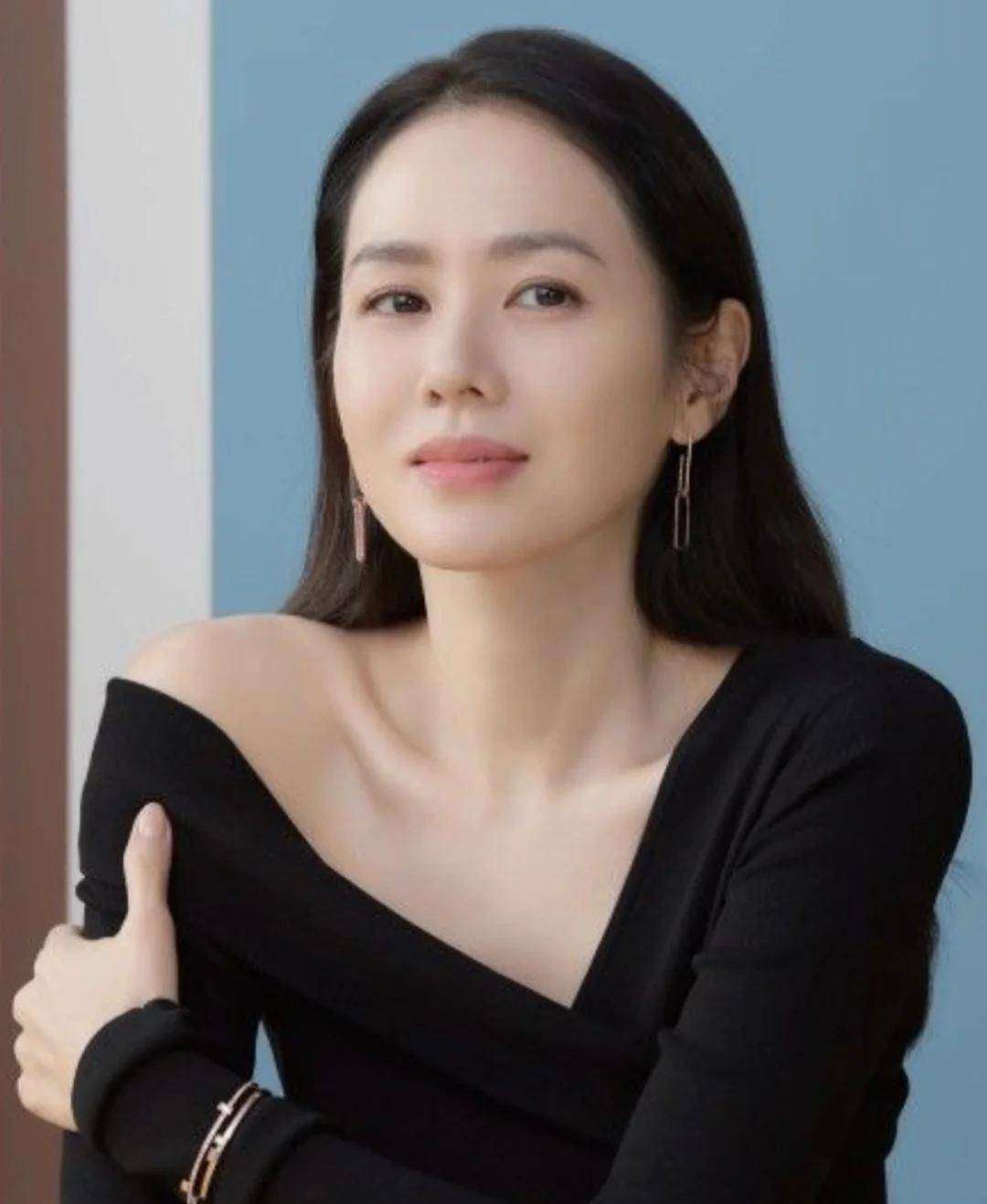 韩国十大盛世美颜女星盘点：谁才是你心中的颜值天花板？